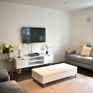 Apartment 2 Bed In Southwark, London