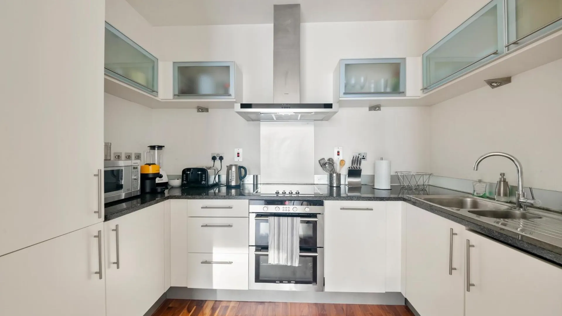 Londwell, Canary Wharf River Thames Penthouse London 0*,