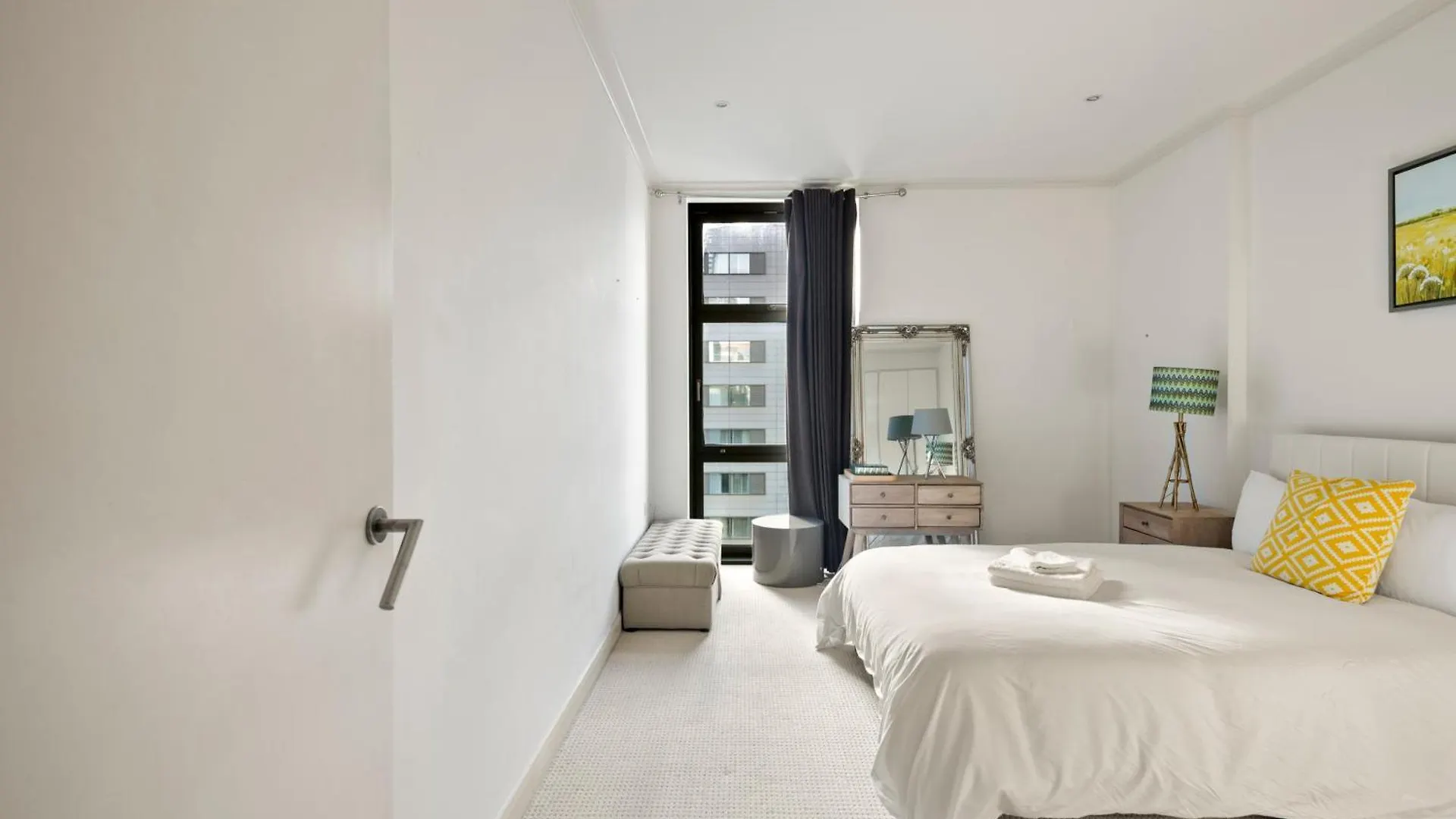 Londwell, Canary Wharf River Thames Penthouse London Apartment