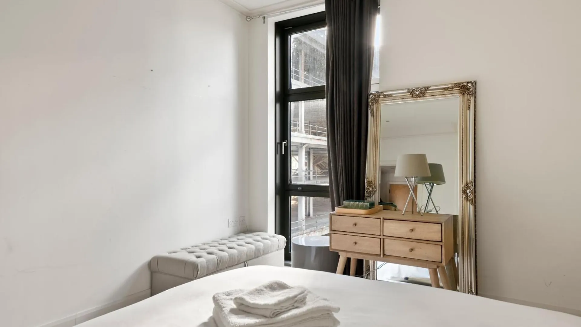 Londwell, Canary Wharf River Thames Penthouse London